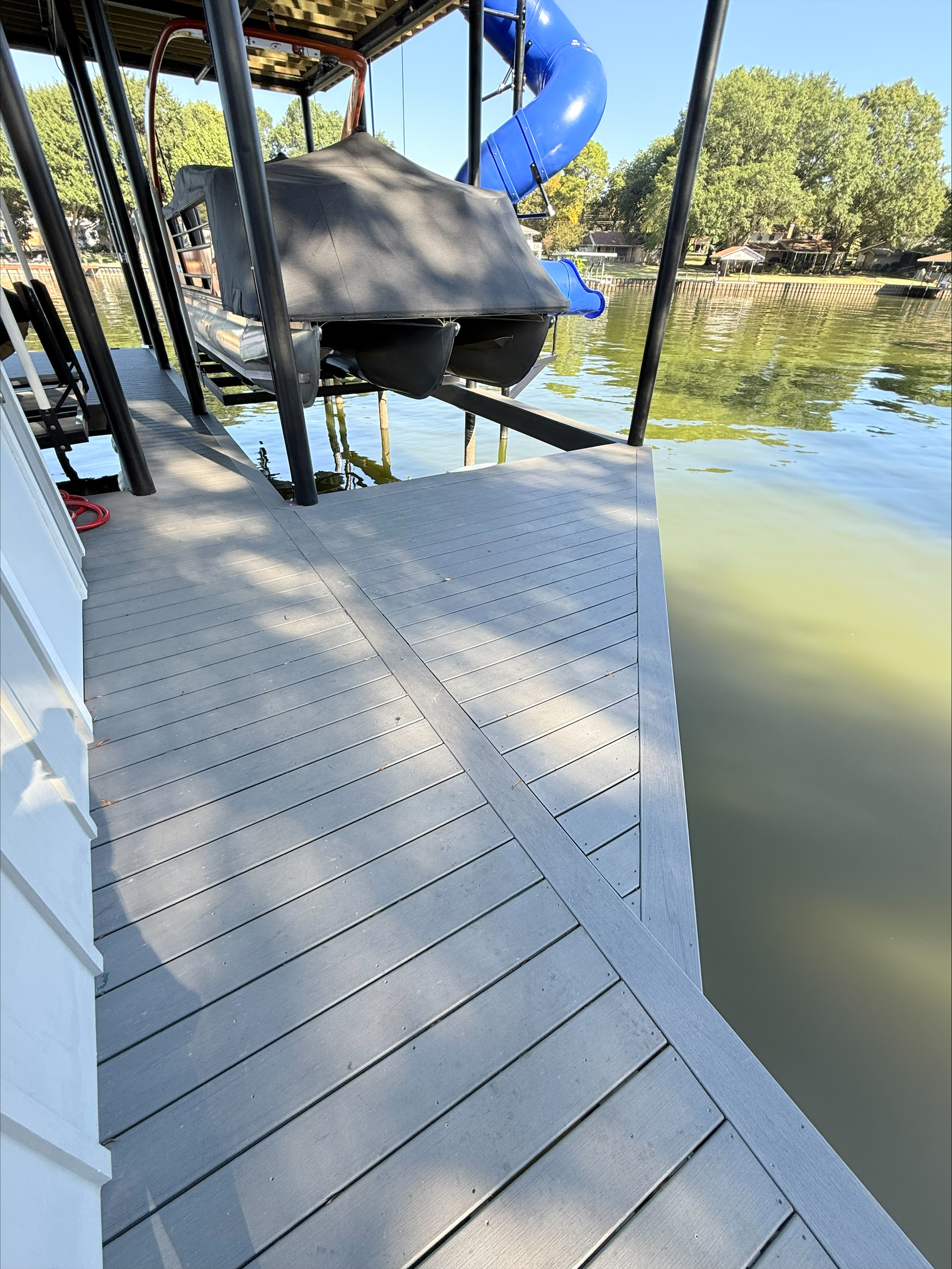 Lakefront Dock with Lounge Area and Boating Access – Cedar Creek Lake, TX